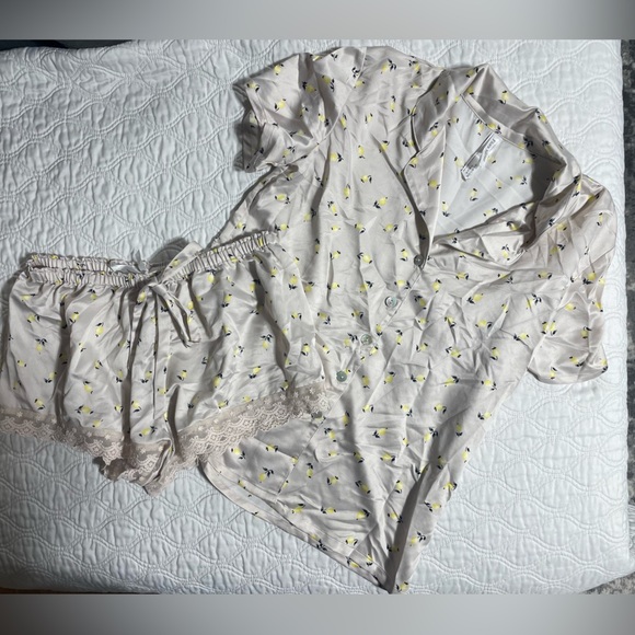 FLORA NIKROOS -Selena Printed Notch Set - Picture 2 of 3